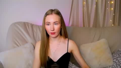 Elly online show from 11/30/25, 02:59