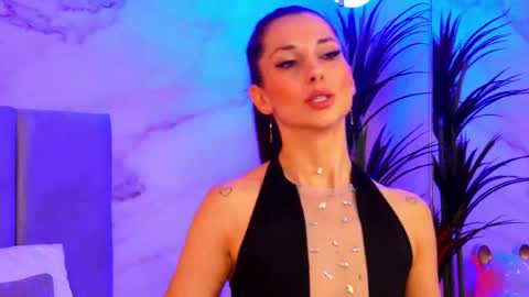 Elly online show from 12/16/25, 09:09