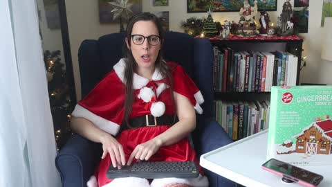 Snapshot of ellynaomi chatting on 12/22/24, 04:27 Elly Naomi online show from 12/22/24, 04:27