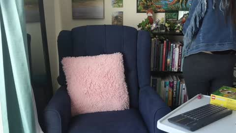 Snapshot of ellynaomi chatting on 01/17/25, 04:15 Elly Naomi online show from 01/17/25, 04:15