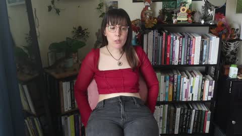 Snapshot of ellynaomi chatting on 10/18/25, 04:52 Elly Naomi online show from 10/18/25, 04:52