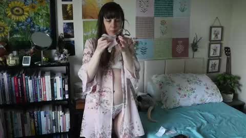 Elly Naomi online show from 05/24/26, 05:07