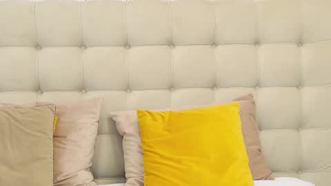 EllyRoss online show from 12/14/25, 03:23