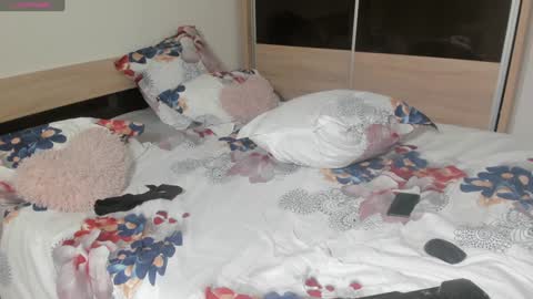 ellslimdoll online show from 01/11/25, 12:33