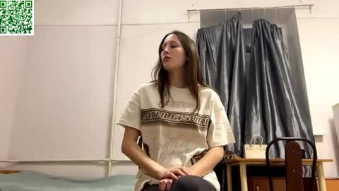 Snapshot of ellyspoerer chatting on 03/13/26, 04:13 Sonya online show from 03/13/26, 04:13