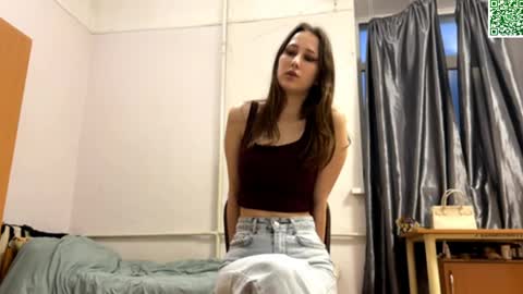 Snapshot of ellyspoerer chatting on 04/03/26, 04:16 Sonya online show from 04/03/26, 04:16