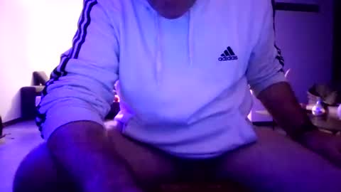 Snapshot of elmangoestuyo chatting on 10/27/25, 09:08 elmangoestuyo online show from 10/27/25, 09:08