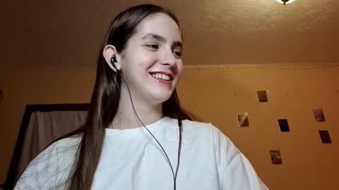 Snapshot of elmeraurora chatting on 02/19/26, 06:31 Kate online show from 02/19/26, 06:31