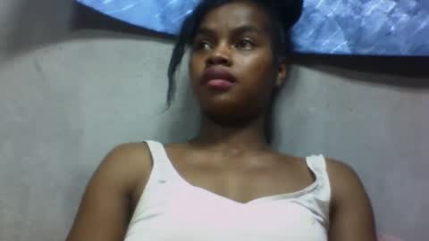 Snapshot of elodie228680 chatting on 05/21/26, 07:48 elodie228680 online show from 05/21/26, 07:48