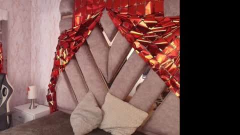 Snapshot of elodie_rouge chatting on 03/16/26, 12:53 Elodie online show from 03/16/26, 12:53