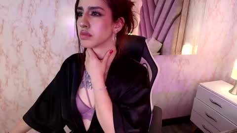 Snapshot of elodie_rouge chatting on 04/09/26, 04:12 Elodie online show from 04/09/26, 04:12