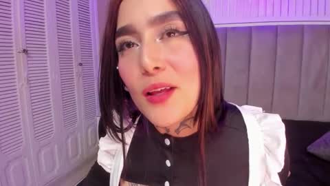 Snapshot of elodie_walker chatting on 09/17/25, 01:29 Elodie  online show from 09/17/25, 01:29