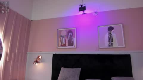 Snapshot of elodie_walker chatting on 07/11/26, 12:08 Elodie online show from 07/11/26, 12:08