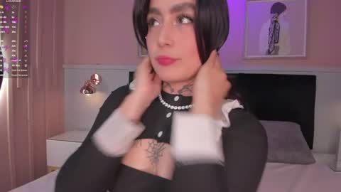 Snapshot of elodie_walker chatting on 07/16/26, 12:11 Elodie online show from 07/16/26, 12:11