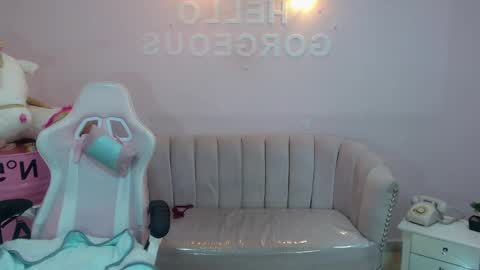 Elody  online show from 02/21/25, 09:45