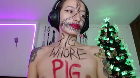 Snapshot of eloise_brown_ chatting on 12/10/24, 11:40 Chelsea Please help me to reach 100 thumbs up online show from 12/10/24, 11:40