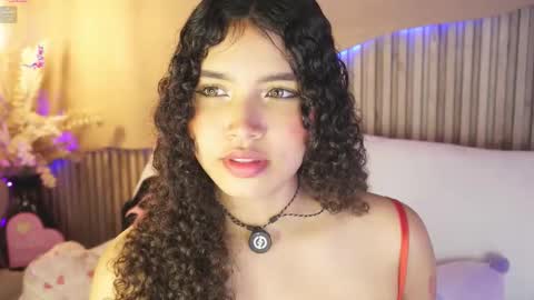 Snapshot of eloise_sweet chatting on 03/15/26, 01:06 eloise_sweet online show from 03/15/26, 01:06