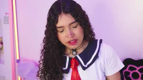 Snapshot of eloise_sweet chatting on 03/25/26, 12:33 eloise_sweet online show from 03/25/26, 12:33