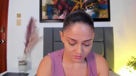 EloiseQuinn online show from 10/15/25, 01:00