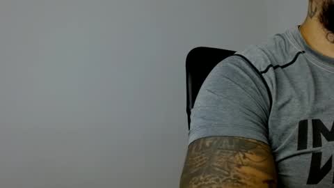 Snapshot of elosocazador chatting on 10/25/25, 06:46 elosocazador online show from 10/25/25, 06:46