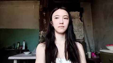 Snapshot of elouisevallian chatting on 06/27/26, 02:16 Elara online show from 06/27/26, 02:16