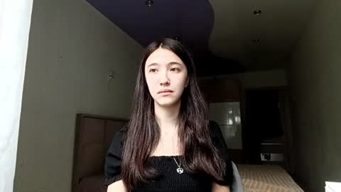 Snapshot of elouisevallian chatting on 07/05/26, 02:07 Elara online show from 07/05/26, 02:07