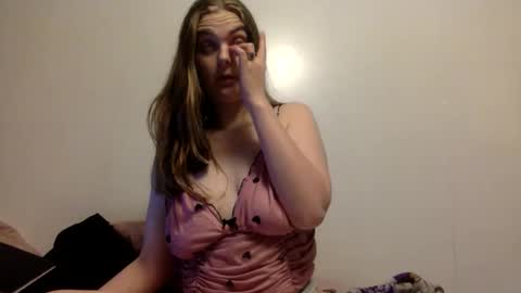 Snapshot of elove201435 chatting on 04/25/26, 04:15 Daddy Emmy online show from 04/25/26, 04:15