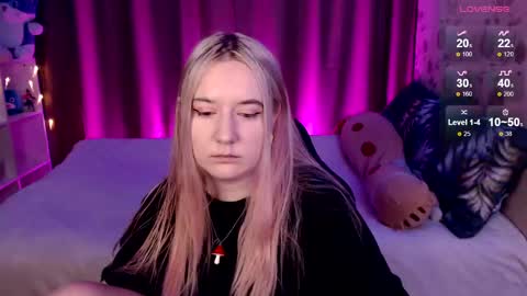 Snapshot of elovinora chatting on 12/30/24, 07:42 Ela give me a thumbs up if you like it  and this is important for the development of the account online show from 12/30/24, 07:42