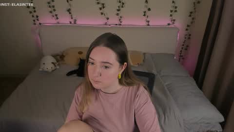 Ela give me a thumbs up if you like it  and this is important for the development of the account online show from 02/27/26, 09:15