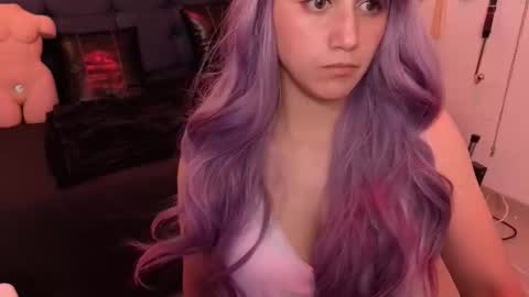 elowen_halley1 online show from 10/31/25, 08:32