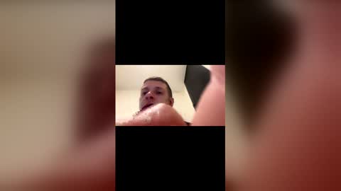 Snapshot of elpatriko9229 chatting on 02/19/26, 11:01 ElPatriko9229 online show from 02/19/26, 11:01