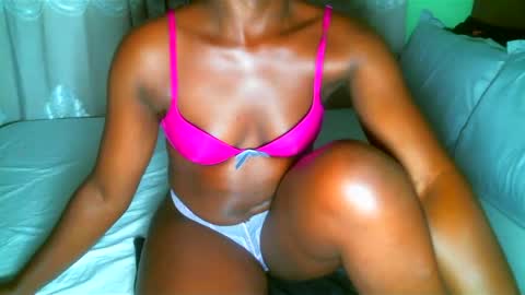 Snapshot of elphaba01 chatting on 03/05/25, 07:05 Elphaba online show from 03/05/25, 07:05