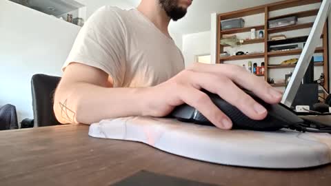 Snapshot of elriclust chatting on 04/04/26, 06:38 elriclust online show from 04/04/26, 06:38