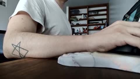 Snapshot of elriclust chatting on 04/23/26, 12:29 elriclust online show from 04/23/26, 12:29