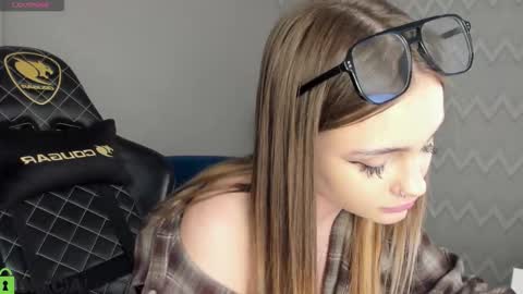 Snapshot of elsa_carterr chatting on 11/11/25, 02:17 elsa_carterr online show from 11/11/25, 02:17