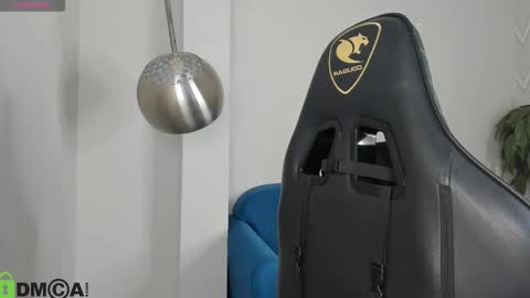 Snapshot of elsa_carterr chatting on 12/01/25, 09:03 elsa_carterr online show from 12/01/25, 09:03