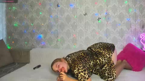 Elsa  online show from 02/28/25, 07:37