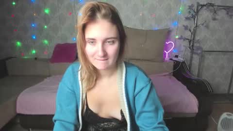 Snapshot of elsa_hot_here chatting on 11/22/25, 01:37 Elsa online show from 11/22/25, 01:37