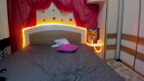 Snapshot of elsa_hot_here chatting on 01/10/26, 04:42 Elsa online show from 01/10/26, 04:42