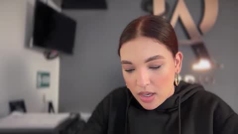 Snapshot of elsa_koch chatting on 09/29/25, 07:51 ELSA online show from 09/29/25, 07:51