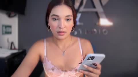 Snapshot of elsa_koch chatting on 10/07/25, 08:17 ELSA online show from 10/07/25, 08:17