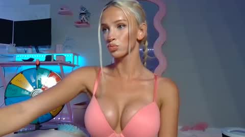 Snapshot of elsa_may chatting on 04/14/26, 12:16 elsa_may online show from 04/14/26, 12:16