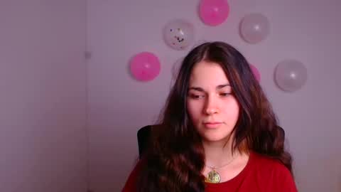 Snapshot of elsa_mur chatting on 02/17/25, 08:04 Elsa online show from 02/17/25, 08:04