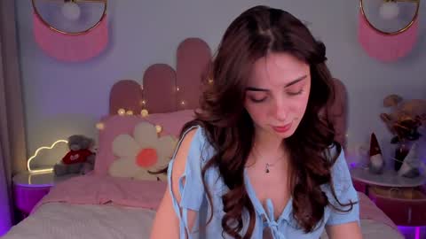 Snapshot of elsa_xo chatting on 01/16/25, 08:14 Michelle online show from 01/16/25, 08:14