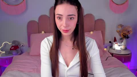 Snapshot of elsa_xo chatting on 01/18/25, 06:13 Michelle online show from 01/18/25, 06:13
