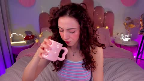 Snapshot of elsa_xo chatting on 02/01/25, 08:26 Michelle online show from 02/01/25, 08:26