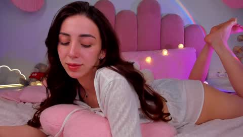 Snapshot of elsa_xo chatting on 02/08/25, 02:47 Michelle online show from 02/08/25, 02:47