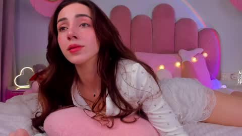 Snapshot of elsa_xo chatting on 02/13/25, 03:07 Michelle online show from 02/13/25, 03:07