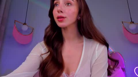 Snapshot of elsa_xo chatting on 02/19/25, 11:36 Michelle online show from 02/19/25, 11:36