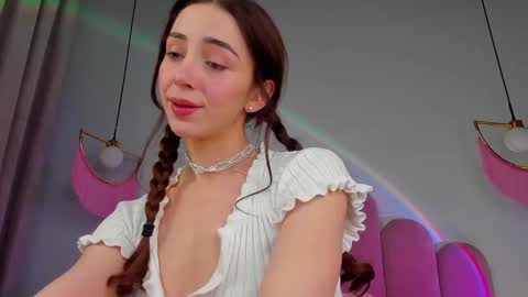 Snapshot of elsa_xo chatting on 02/23/25, 11:04 Michelle online show from 02/23/25, 11:04